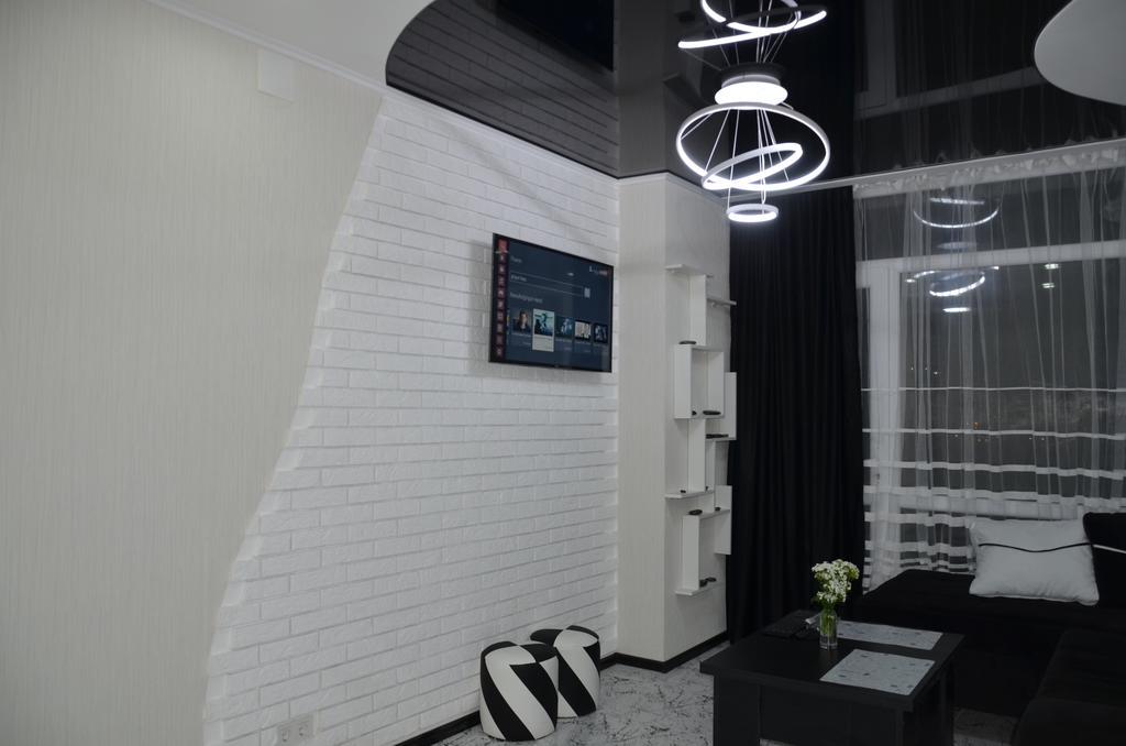 Studio "Black - White" Μπατούμι Εξωτερικό φωτογραφία