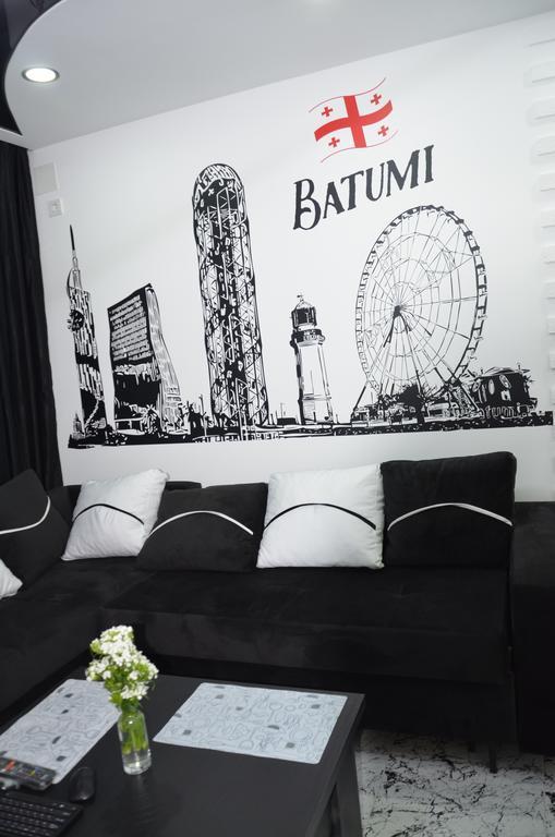 Studio "Black - White" Μπατούμι Εξωτερικό φωτογραφία