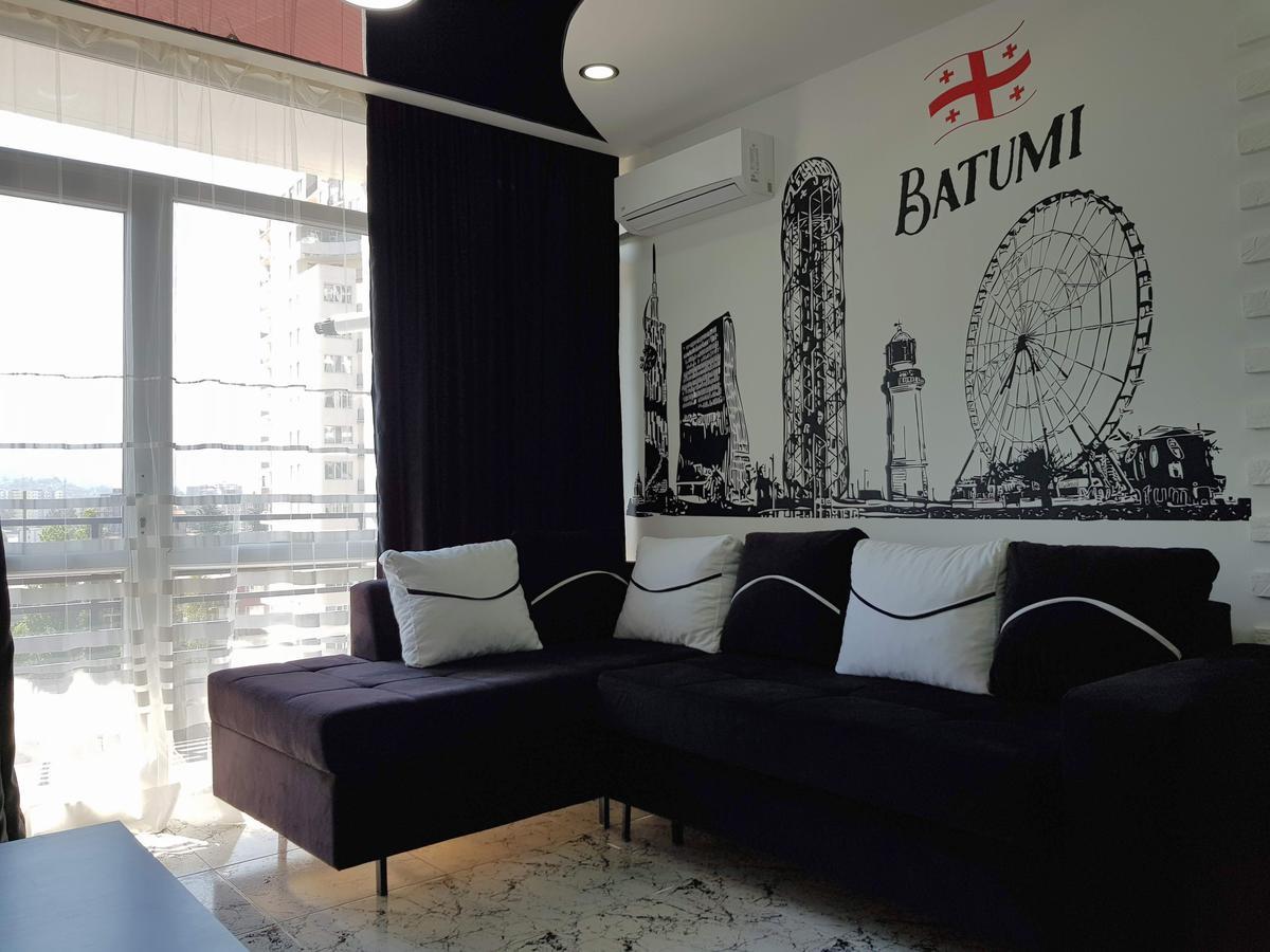Studio "Black - White" Μπατούμι Εξωτερικό φωτογραφία